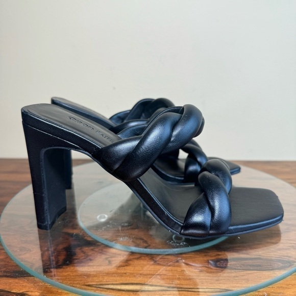 Open Edit Remmy Twist Sandal in black - Picture 5 of 14